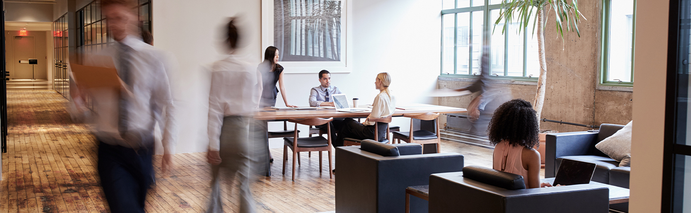 Gehaltsrunde 2022/23:<br> Was erwarten die Arbeitnehmenden?”>
																</a>
															</div>
  
														<figcaption>
														
                                                          
                                                                                                             
                                                          
                                                         <!-- <button class=