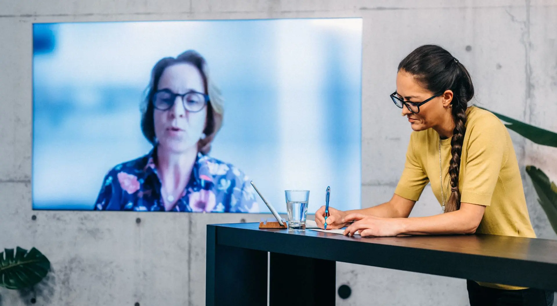 Dr. Stephanie Cossmann entmystifiziert KI