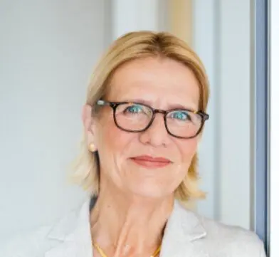 Dr. Bibi Hahn