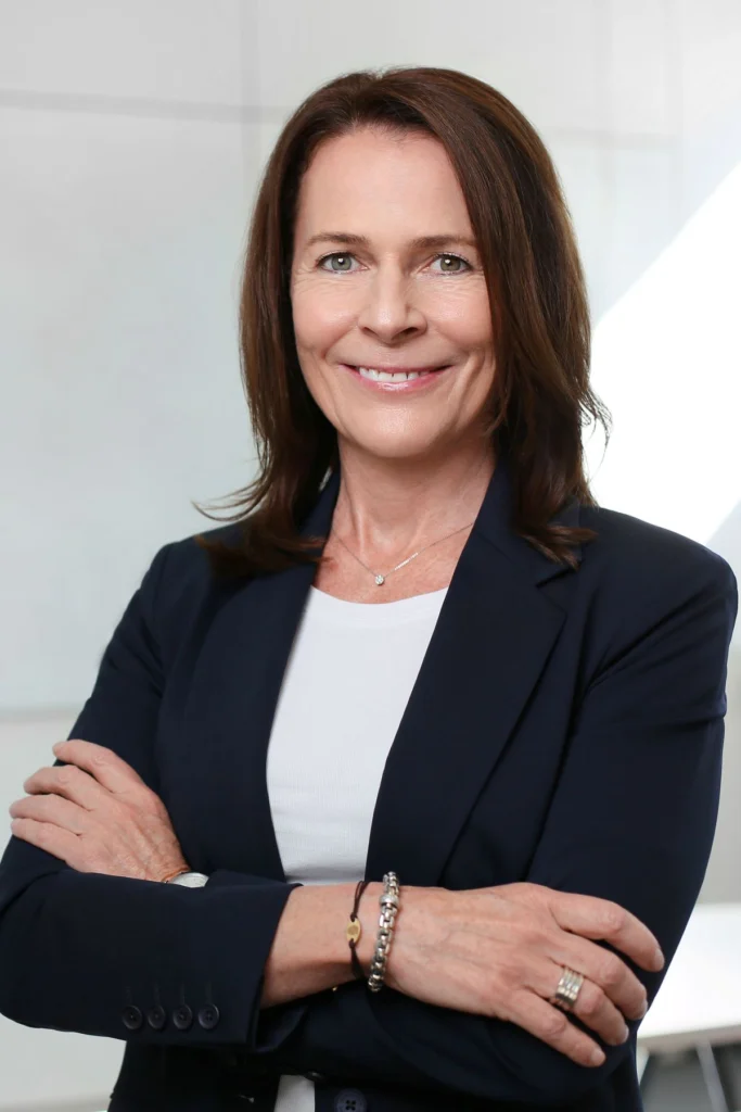 Dr Marion Henschel