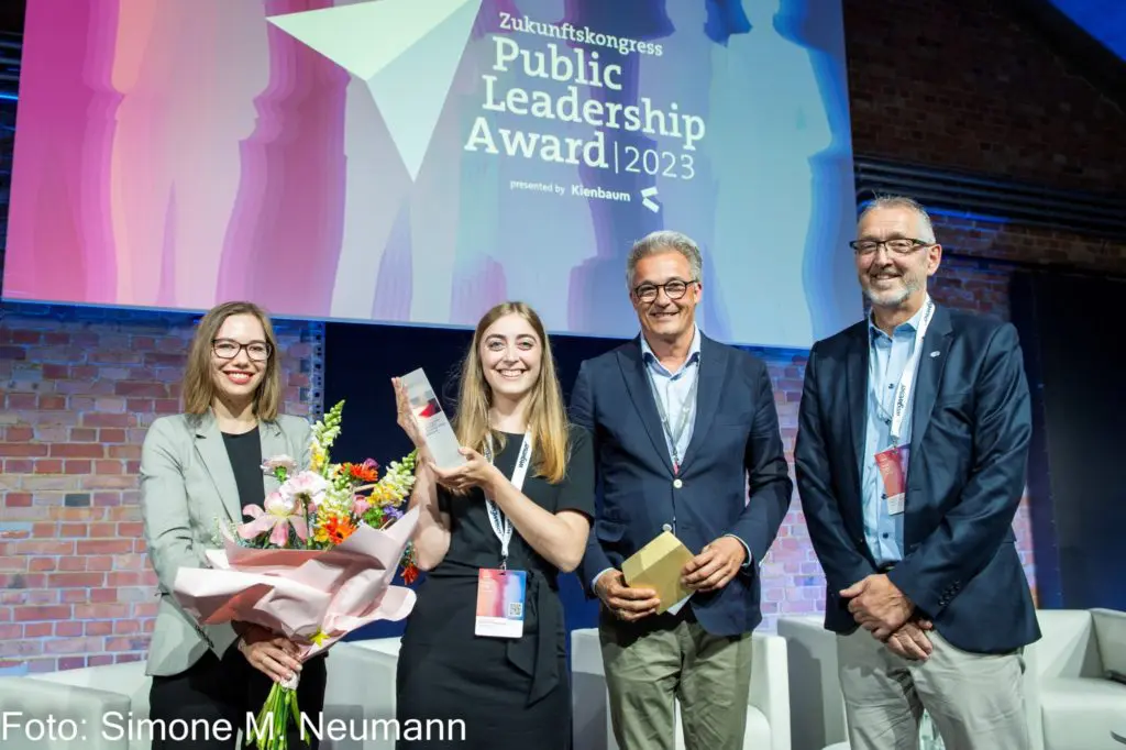Stadt Köln, Deutsche Rentenversicherung, Amtsgericht Frankfurt und Bundesbau NRW mit dem ersten Public Leadership Award ausgezeichnet