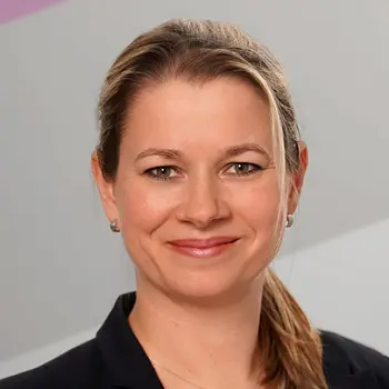 Dr. Julia Leitl-Civan